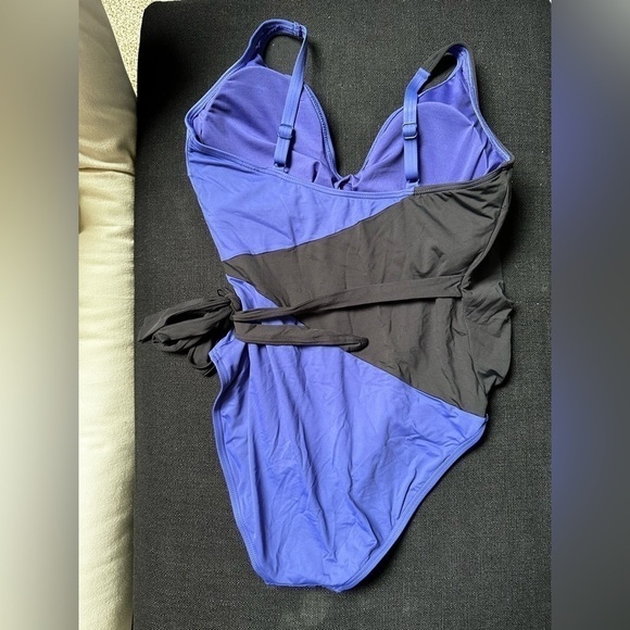 Coco Reef Contours Appeal Shape-wear One Piece Swimsuit 14/38D Cross-Over Tie - Picture 8 of 16